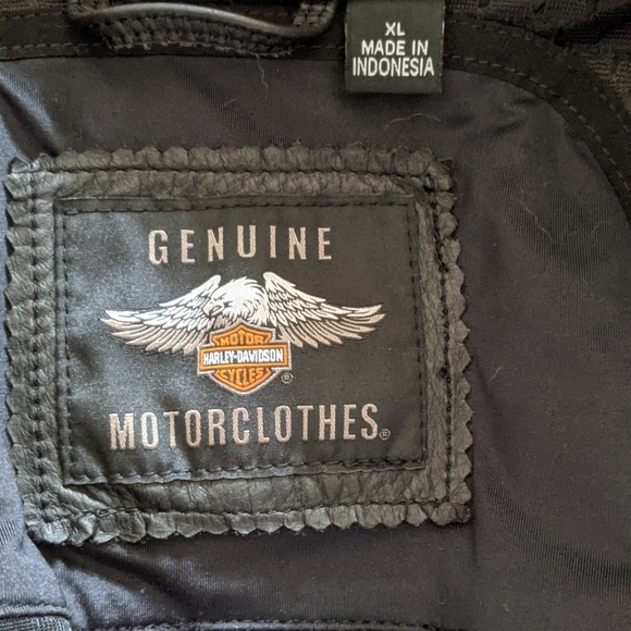 Harley Davidson Leather Jacket - Picture 3 of 6